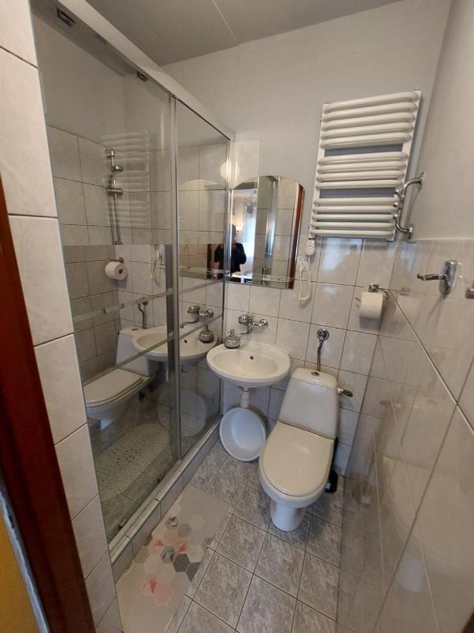 Pokoje Nad Raba Myślenice Exteriör bild